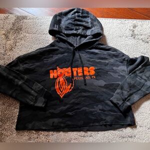 Hooters Camo crop hoodie